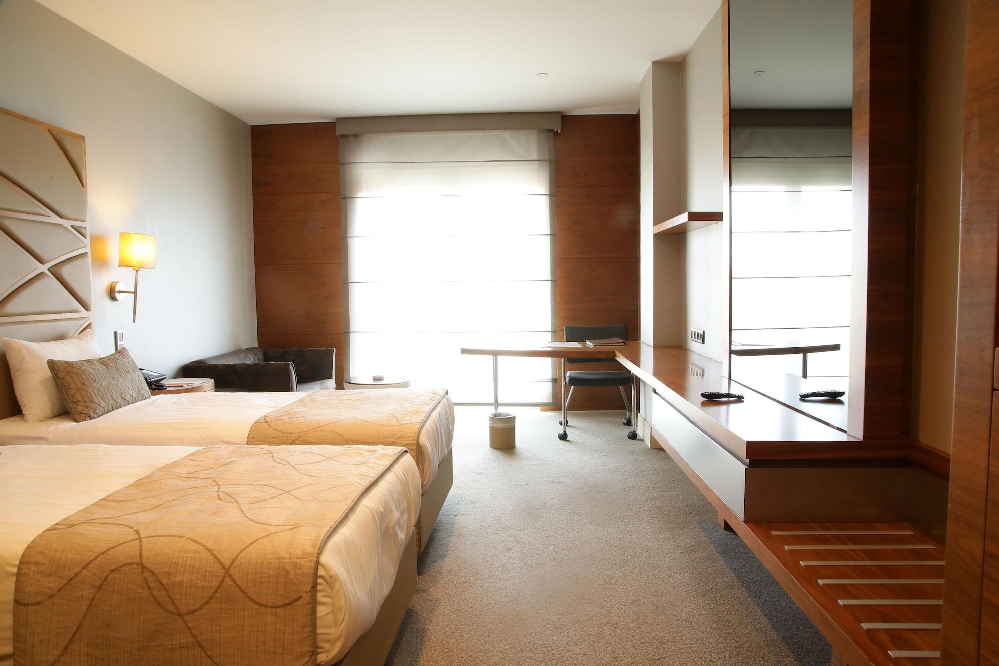 Cevahir Hotel Istanbul Asia Luaran gambar A room at the hotel