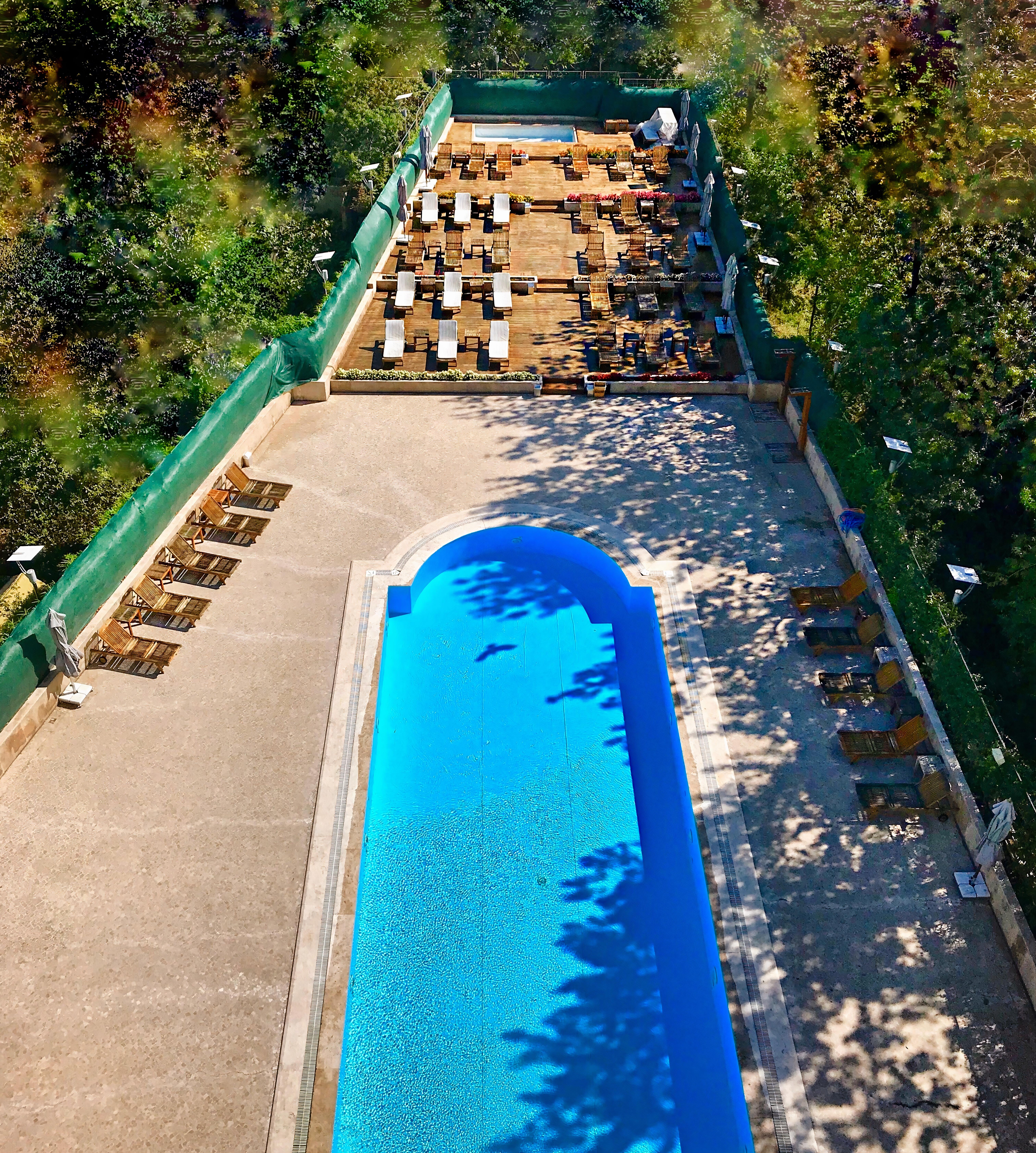 Cevahir Hotel Istanbul Asia Luaran gambar The swimming pool at the hotel
