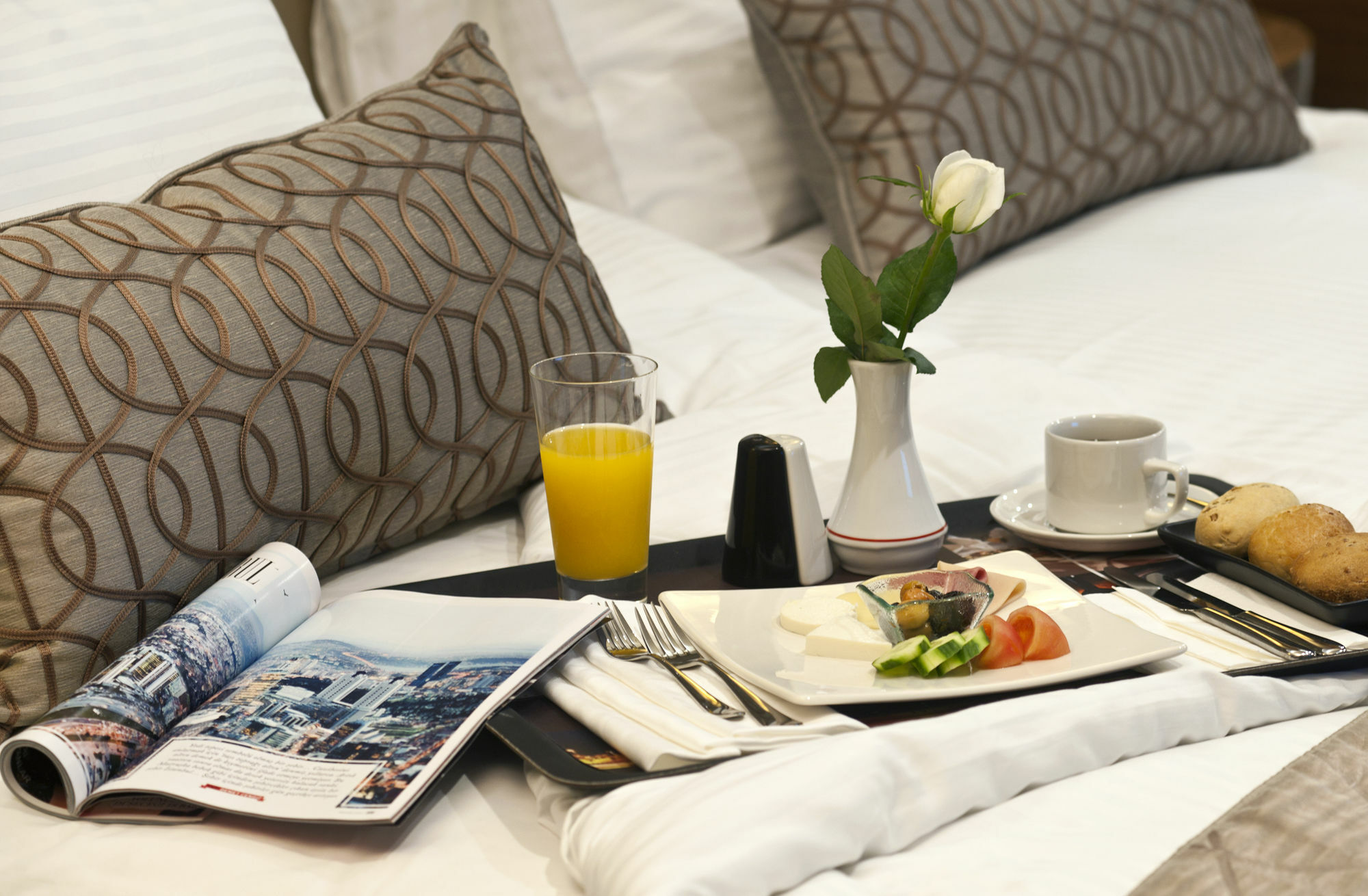 Cevahir Hotel Istanbul Asia Luaran gambar Room service