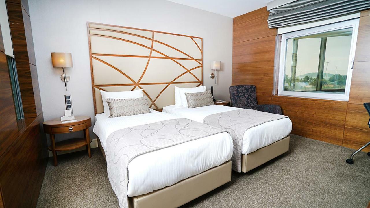 Cevahir Hotel Istanbul Asia Luaran gambar A room at the hotel
