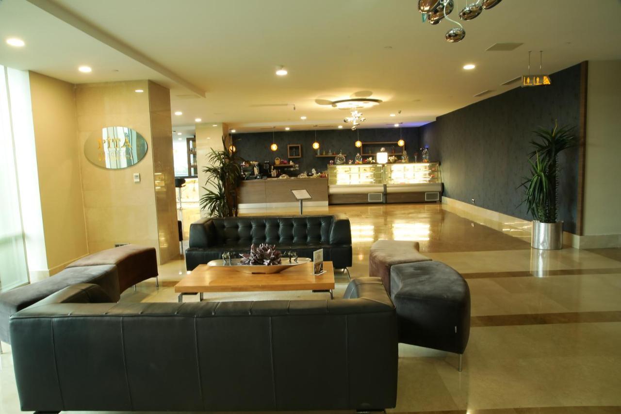 Cevahir Hotel Istanbul Asia Luaran gambar The lounge at the airport