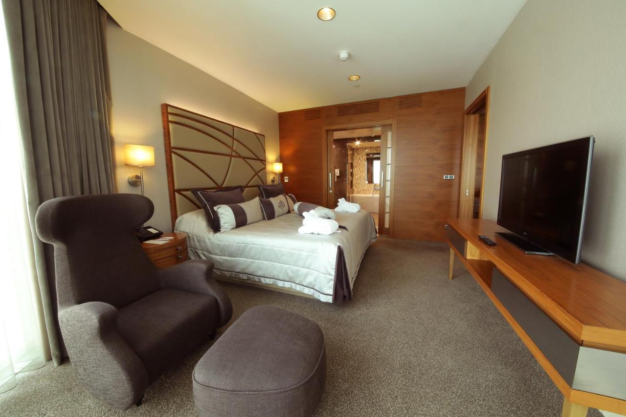 Cevahir Hotel Istanbul Asia Luaran gambar A room at the hotel